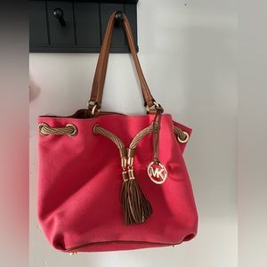 LAST DAY!!!: Michael Kors Summer Purse
